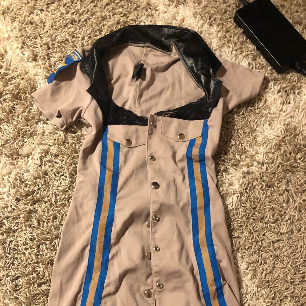 Sexy police officer Halloween costume
